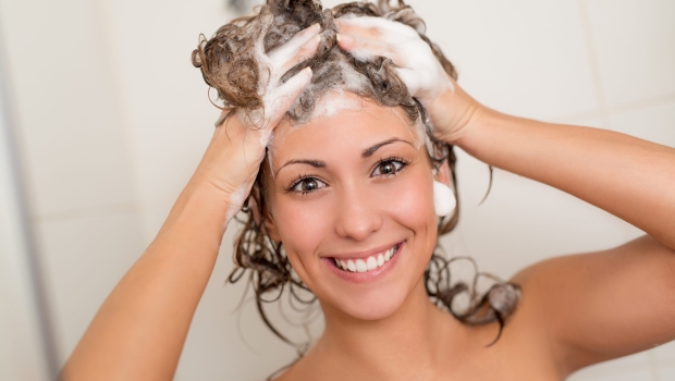 Wie oft sollte man die Haare waschen?